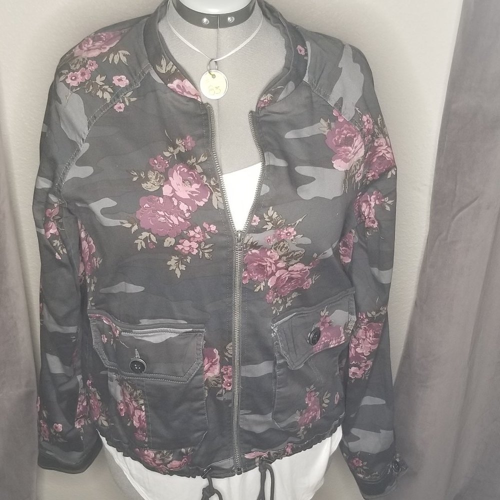 Flowered lightweight jacket